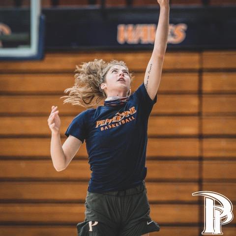 Freshman Kendyl Carson scores a layup during a bubble practice in Firestone Fieldhouse on Oct. 9. Hailing from Juneau, Alaska, Carson said the freshmen are trying to keep the same philosophy from the prior year. Photo courtesy of Pepperdine Athletics