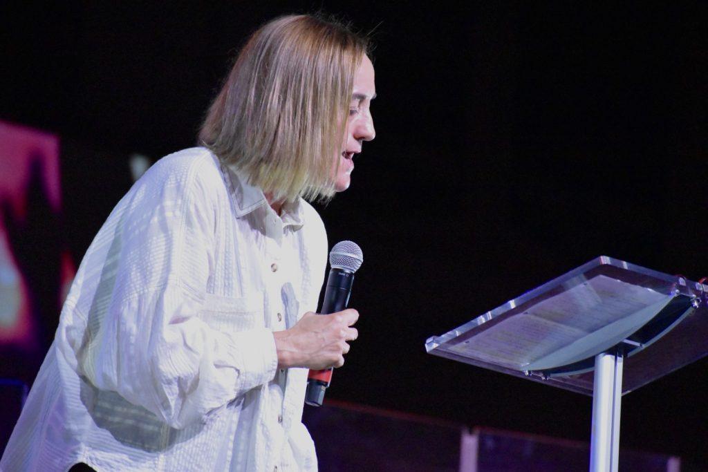 Christine Caine glances at her notes as she speaks about the idea of "staying anchored in Christ." Christine Caine has been involved with many Pepperdine events including leading Seaver 200 gatherings. Photo by Mary Elisabeth