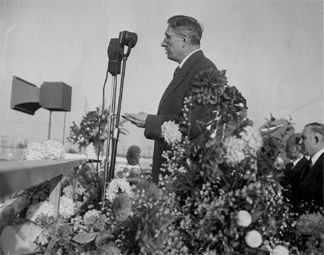 George Pepperdine speaks at Dedication Day 1937