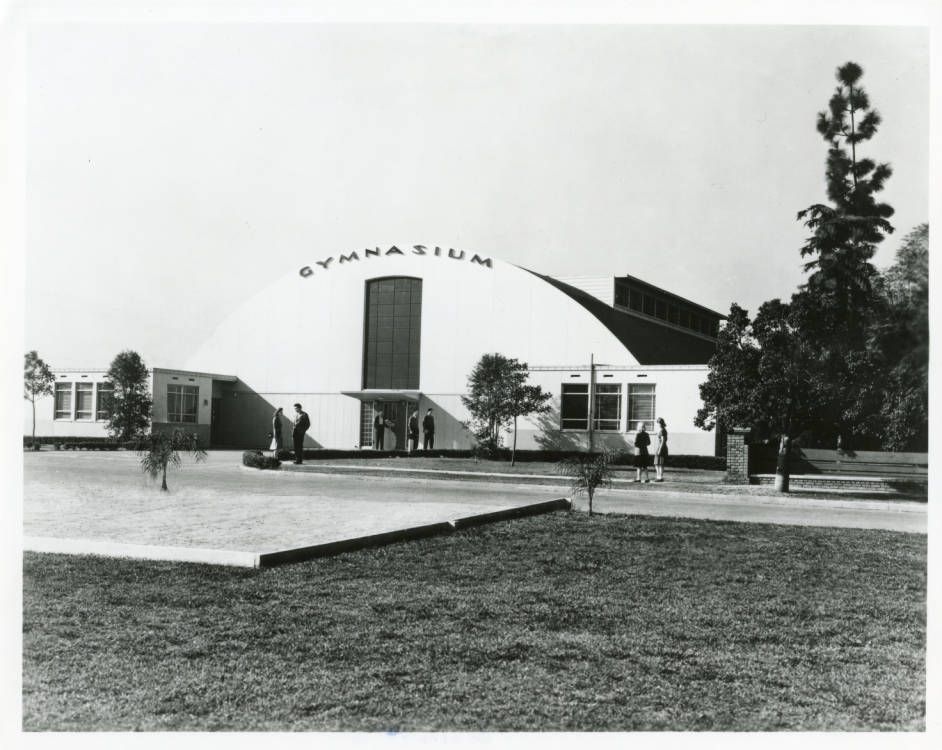 Pepperdine_College_Gymnasium_1943.jpg
