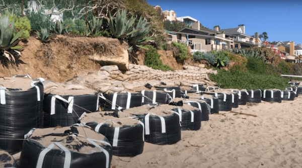 Sandbags near Broad Beach protect Malibu homes. Photo by Jenna Gaertner and Brianna Willis