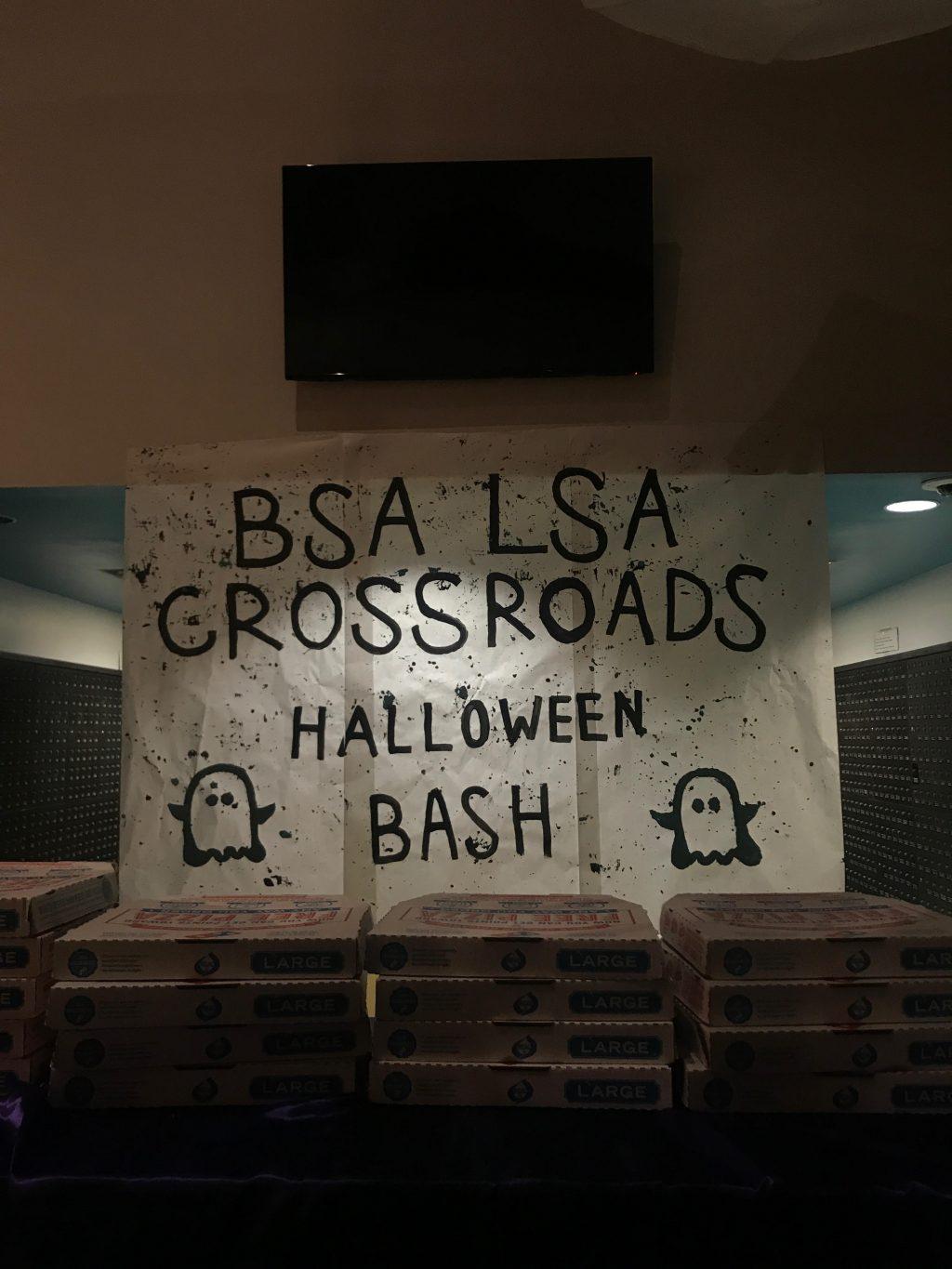 The Latino/a/x Student Association partnered with the Black Student Association and Crossroads for a Halloween Bash last October at the Sandbar on the Malibu Campus. Club members came together for pizza and dancing to celebrate Halloween. Photo courtesy of Isabella Mendoza