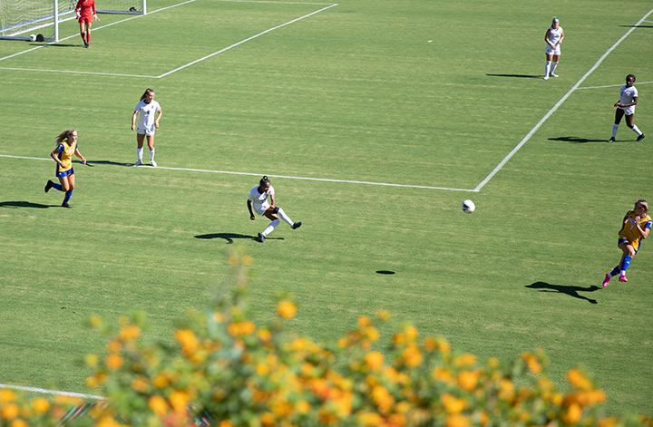 Pepperdine Shuts Out Uc Santa Barbara 3 0 Pepperdine Graphic