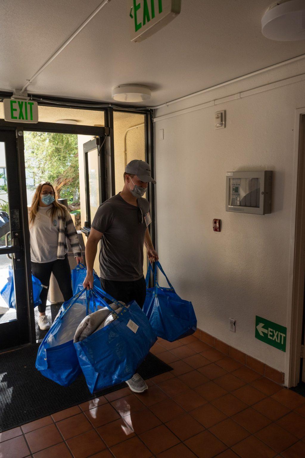 Students move in to their assigned housing for spring 2022. Move-in day was the first day of spring NSO. Photo by Lucian Himes