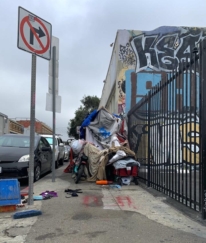 A homeless encampment stands on the corner of Market Street and Pacific Avenue in Venice, October 2021. Such encampments are less common for homeless youths than adults, as they are more likely to find shelter. Photo by Melissa Auchard
