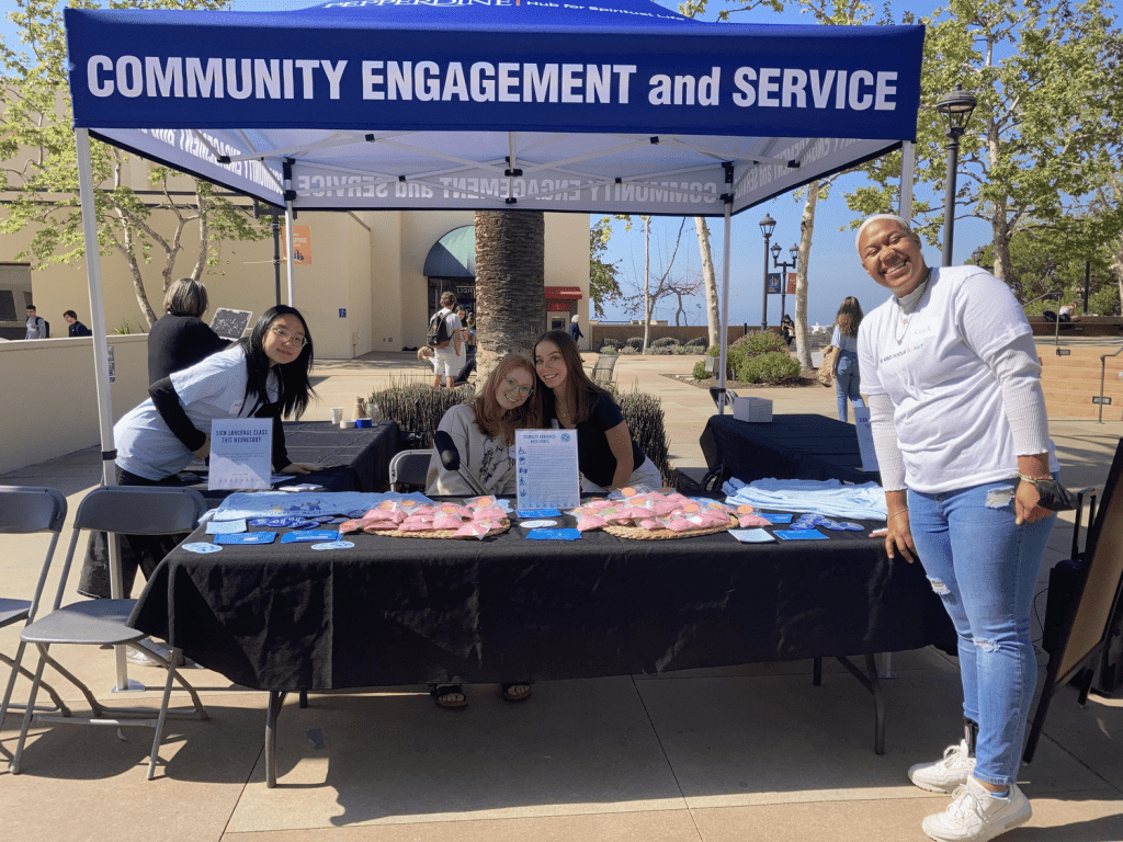 Student volunteers table at main campus for Disability Awareness Week. The week lasted from March 14-18 and spread awareness about accessibility to the Pepperdine community. Photo courtesy of Emily McNutt