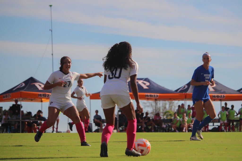 Redshirt sophomore Kam Pickett looks for an open teammate versus BYU Oct. 19 at Tari Frahm Rokus Field. The Waves scored their first goal at the 46:05 mark.