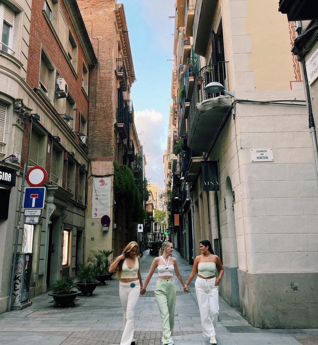 Rianna Smith (right) and her friends Alaina Pisello (left) and Ava Stottlemyre (middle) walk in Barcelona in early September. They are all studying abroad in Barcelona for the academic year. Photo courtesy of Rianna Smith