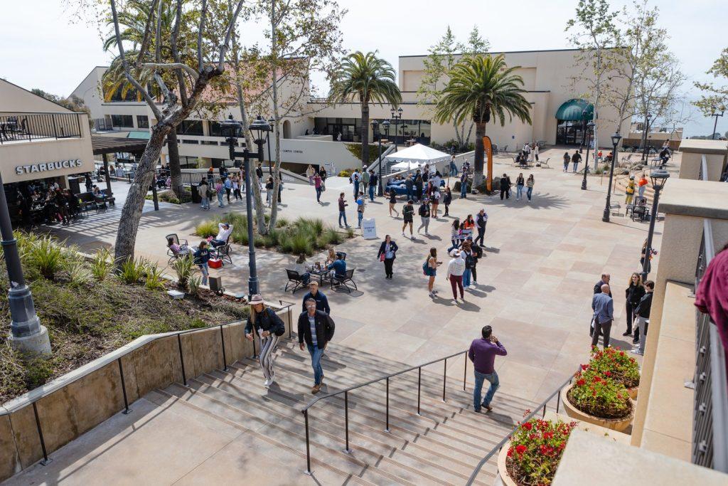 Admitted students walk around Main Campus at the Malibu Reception on March 31. Students could meet with professors and the Seaver College Office of Admission on Main Campus.