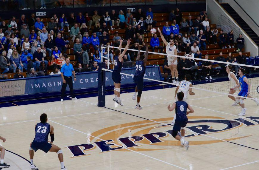 Men’s Volleyball Loses in a Tight Match to UCLA