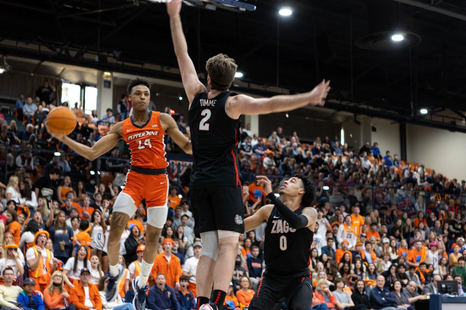 Max Lewis Pursues Dream of Playing in the NBA - Pepperdine Graphic