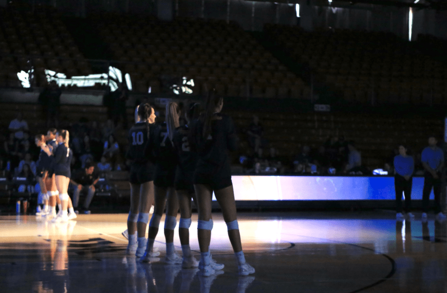 Women’s Volleyball Continues Win Streak with Victory over Portland