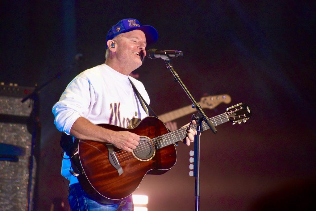 Chris Tomlin hit the stage in a Pepperdine "Waves" crewneck sweatshirt Sept. 14 at Alumni Park. On stage, Tomlin said he wanted to wear the merch for the rest of his tour.