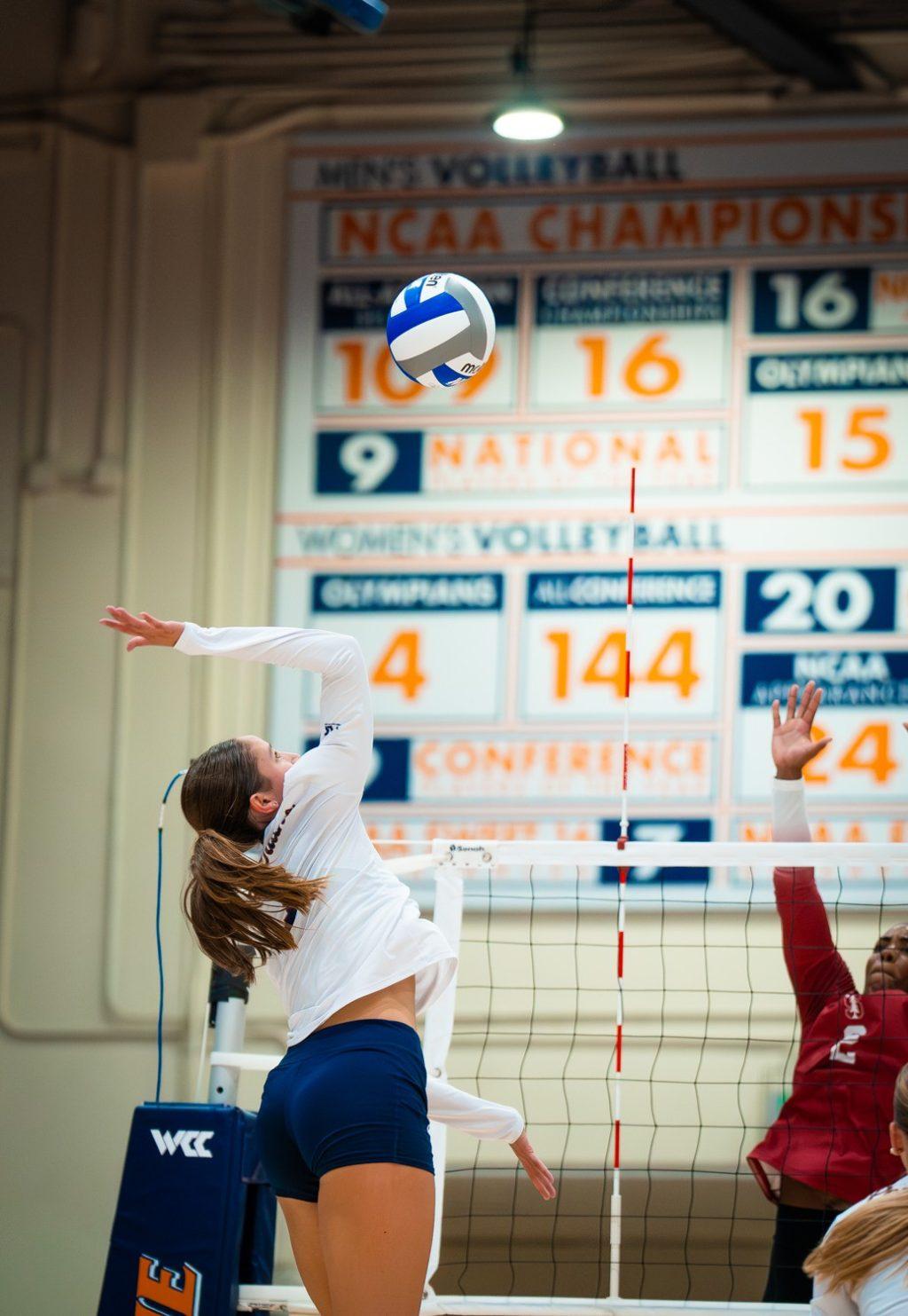 Senior outside hitter Grace Chillingworth goes for a kill against No. 2 Stanford on Sept. 11 at Firestone Fieldhouse. Chillingworth led the Waves with 17 kills and continues to be an offensive force for the team.