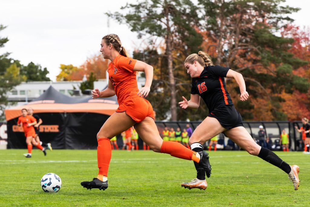 Leonard drives past an Oregon State forward/midfielder Oct. 26 at Paul Lorenz Field. Leonard has been a WCC Offensive Player of the Week winner this season.