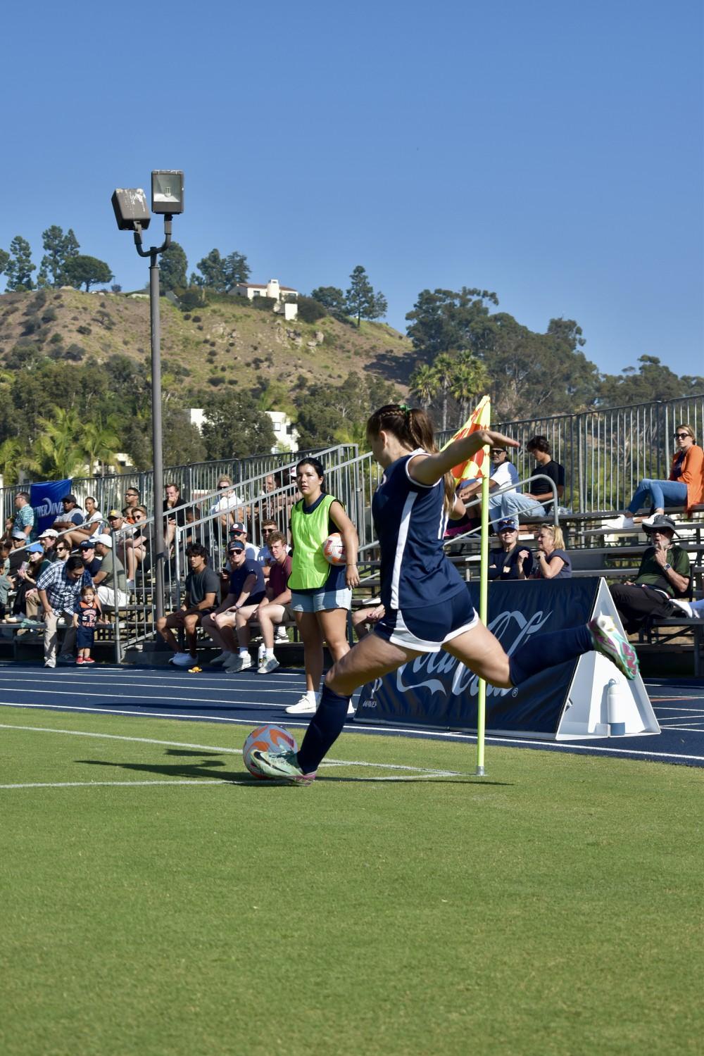 Junior midfielder/forward Tatum Wynalda prepares a corner kick Oct. 9 at Tari Frahm Rokus Field. Pepperdine ended the game with six corner kicks.