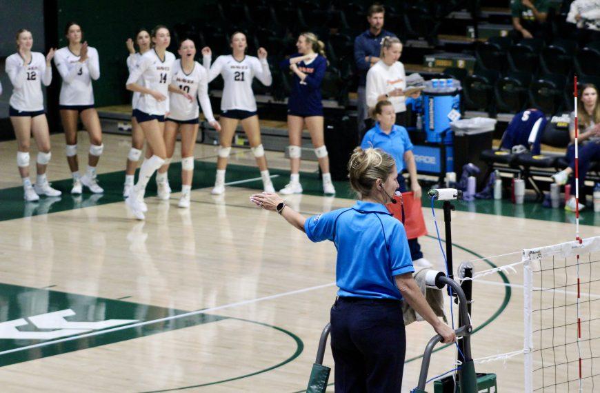 Women’s Indoor Volleyball Wins in Five Against San Francisco