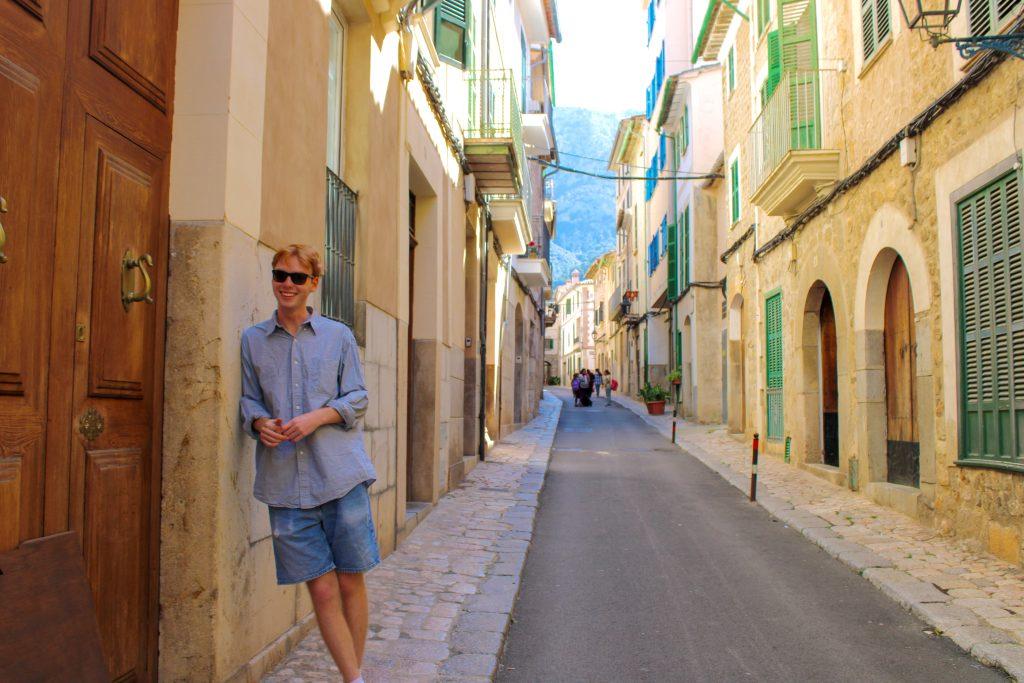 Junior Evans wears a spring outfit in Mallorca, Spain on March 13. He said along with jorts, button-ups will have their moment this season. Photo courtesy of Jace Evans