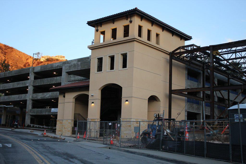 This photo from Feb. 9 shows the new Mountain Parking garage stands where the Rho lot used to be. The new garage opened Jan. 20. Photos by Riley Haywood