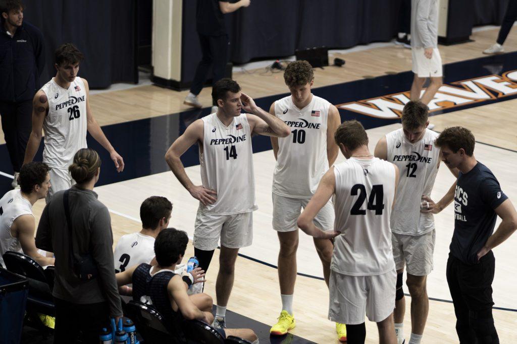 Pepperdine Men's Volleyball in a huddle against against Grand Canyon University on Feb. 27 at Firestone Fieldhouse. The Waves entered the matchup 8-3 through 11 non-conference matchups.