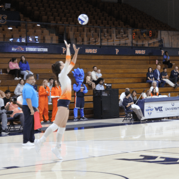 Women’s Indoor Volleyball Kicks Off Conference Play With a Loss to USD and Victory Over Seattle