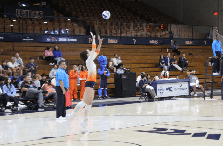 Women’s Indoor Volleyball Kicks Off Conference Play With a Loss to USD and Victory Over Seattle