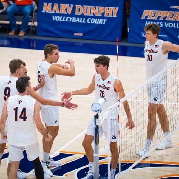 Men’s Volleyball Wipe Out Bobcats 3-0 on Senior Day