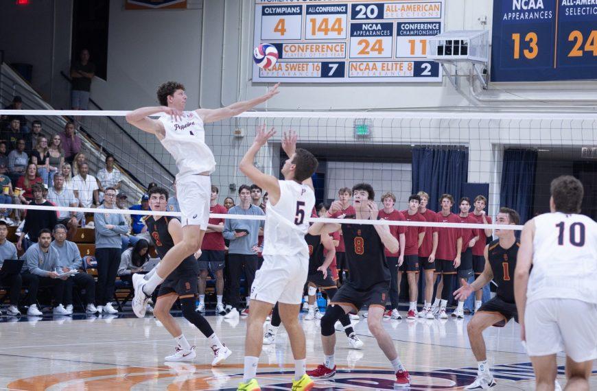 Men’s Volleyball Sweeps USC, Waves Farewell to Firestone