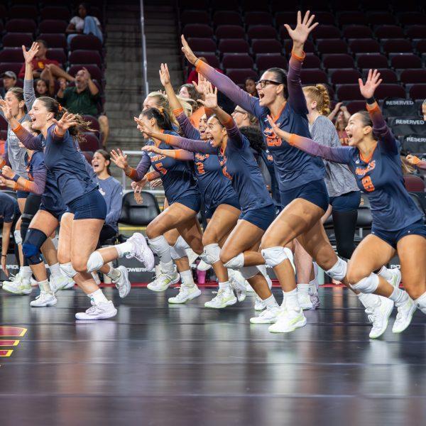 Women’s Indoor Volleyball Fights On After 3-0 Sweep over USC