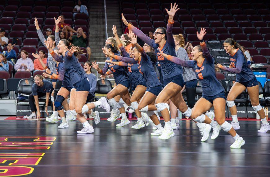 Women’s Indoor Volleyball Fights On After 3-0 Sweep over USC