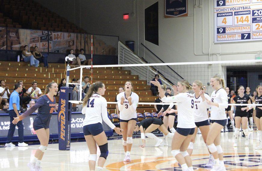 Women’s Indoor Volleyball Falls Short Against Saint Mary’s