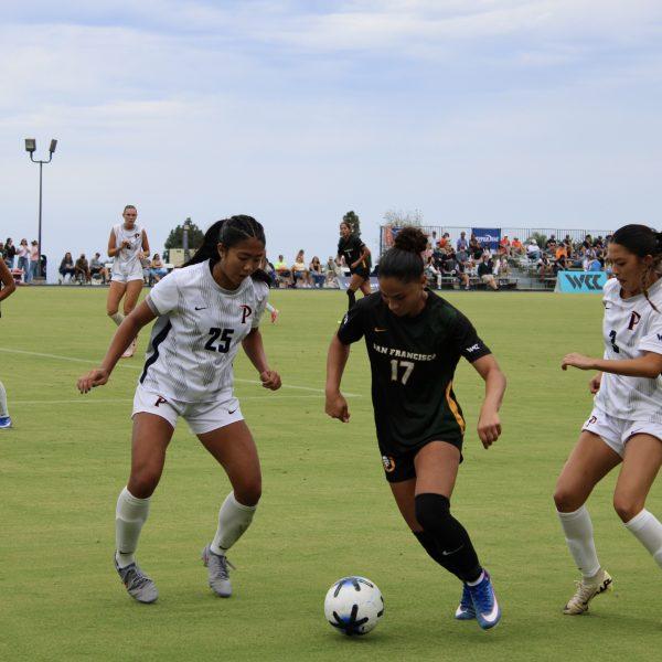 Women’s Soccer Sweeps San Francisco 5-0 to Remain Undefeated in West Coast Conference Play
